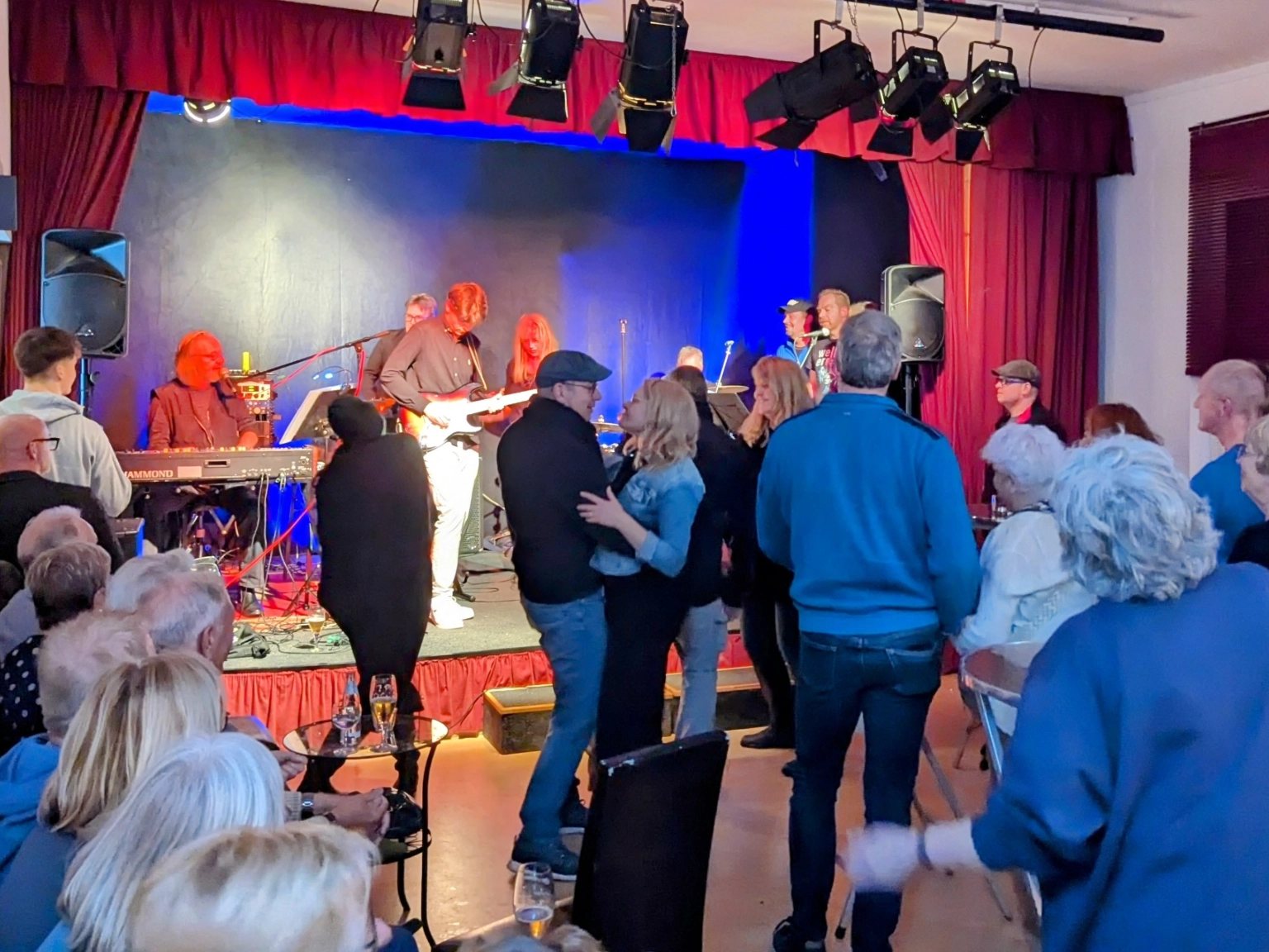 Vital Village: Impression vom Nikolaus-Jam der Alten Polizei in Wölpinghausen