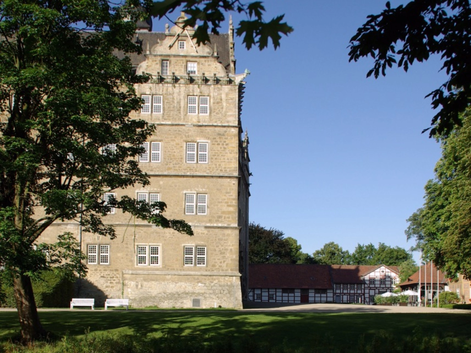 Schloss Wolfsburg mit dem Stadtmuseum in den Remisen