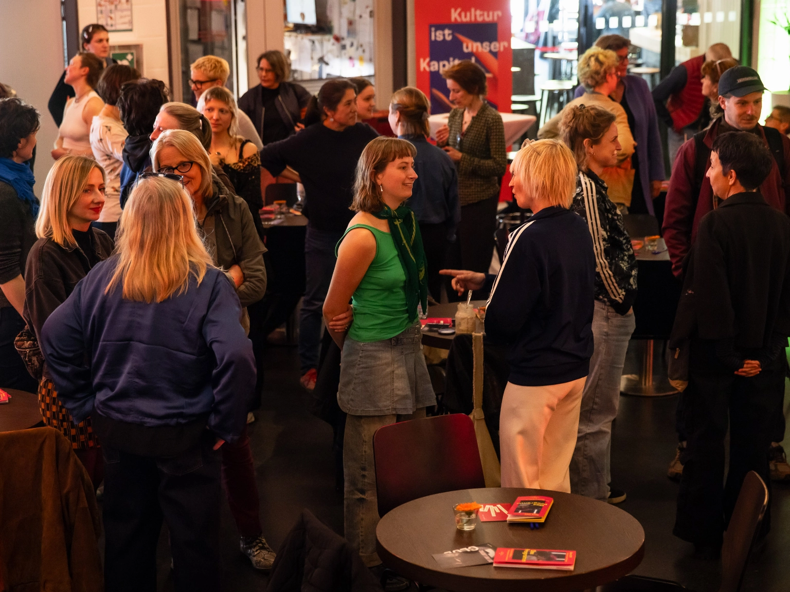 Impression des „Mut-Muskel-Worskhops” von Radikale Töchter beim Best OFF Festival Freier Theater 2026