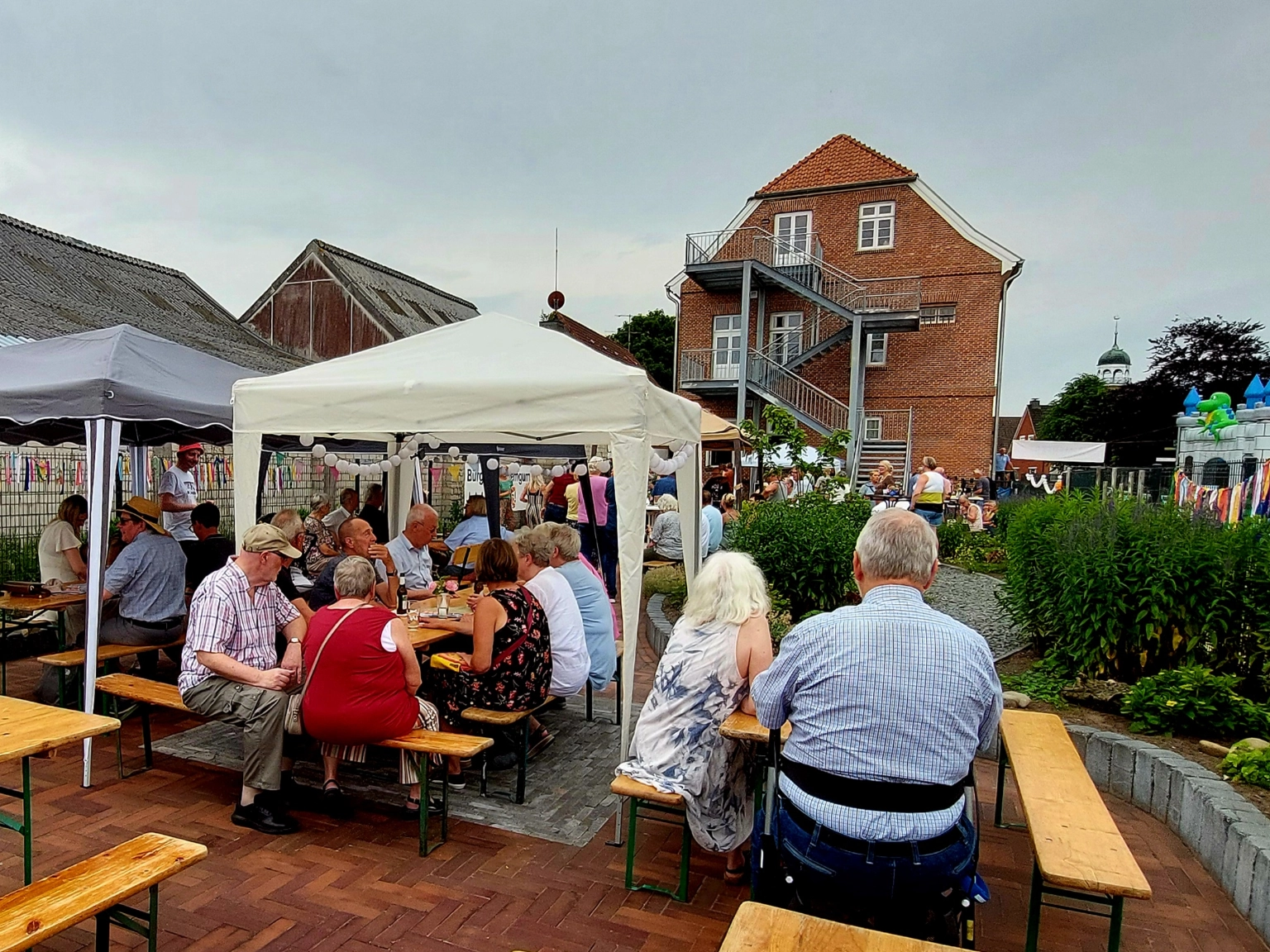 Vital Village_ Sommerfest im Garten des Bürgerhauses Jemgum