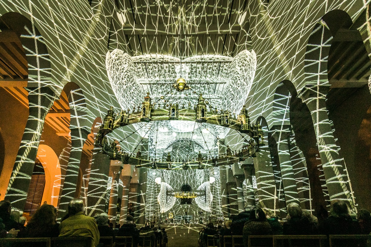 Impression der EVI Lichtungen 2024: Licht-Klang-Raum von Laurenz Theinert, Thomas Viezens und Michael Čulo im Hildesheimer Dom