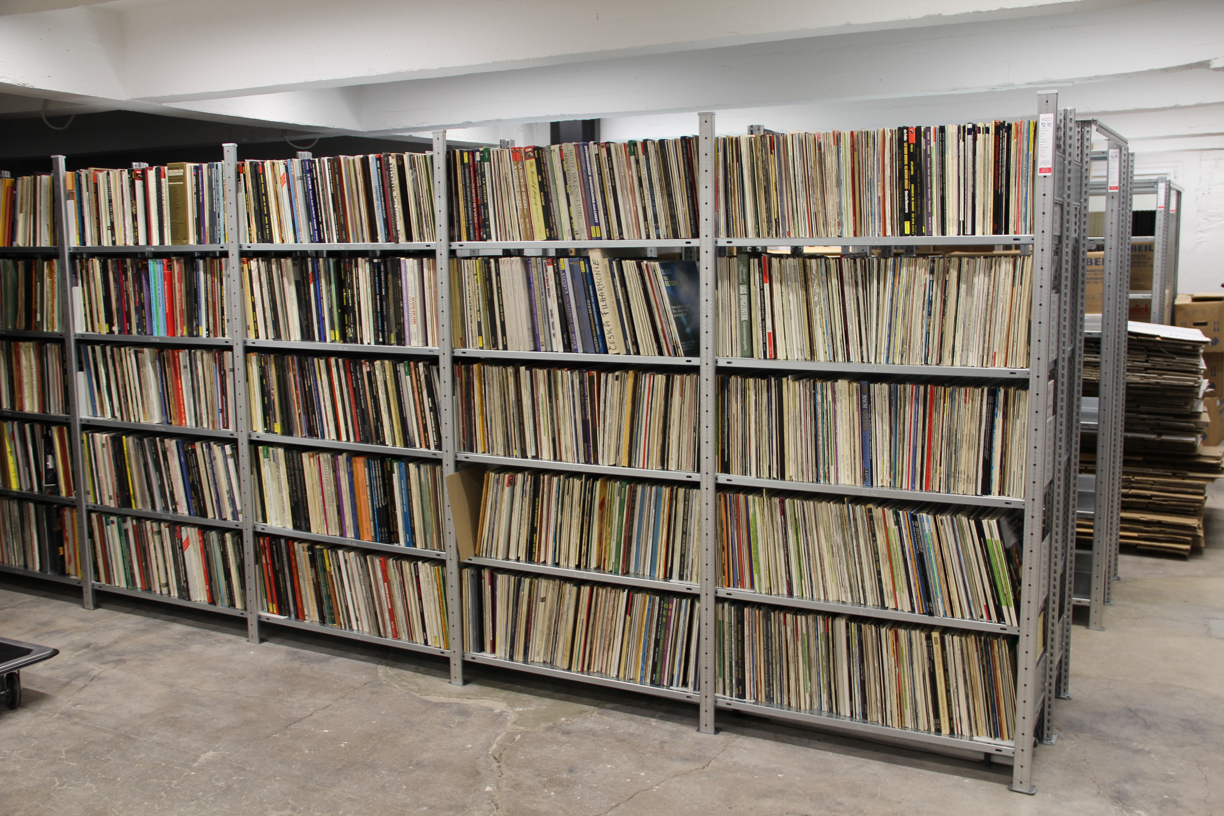 Einblick in das musikalische Archiv des CWM im Hildesheimer Stammelbachspeicher 