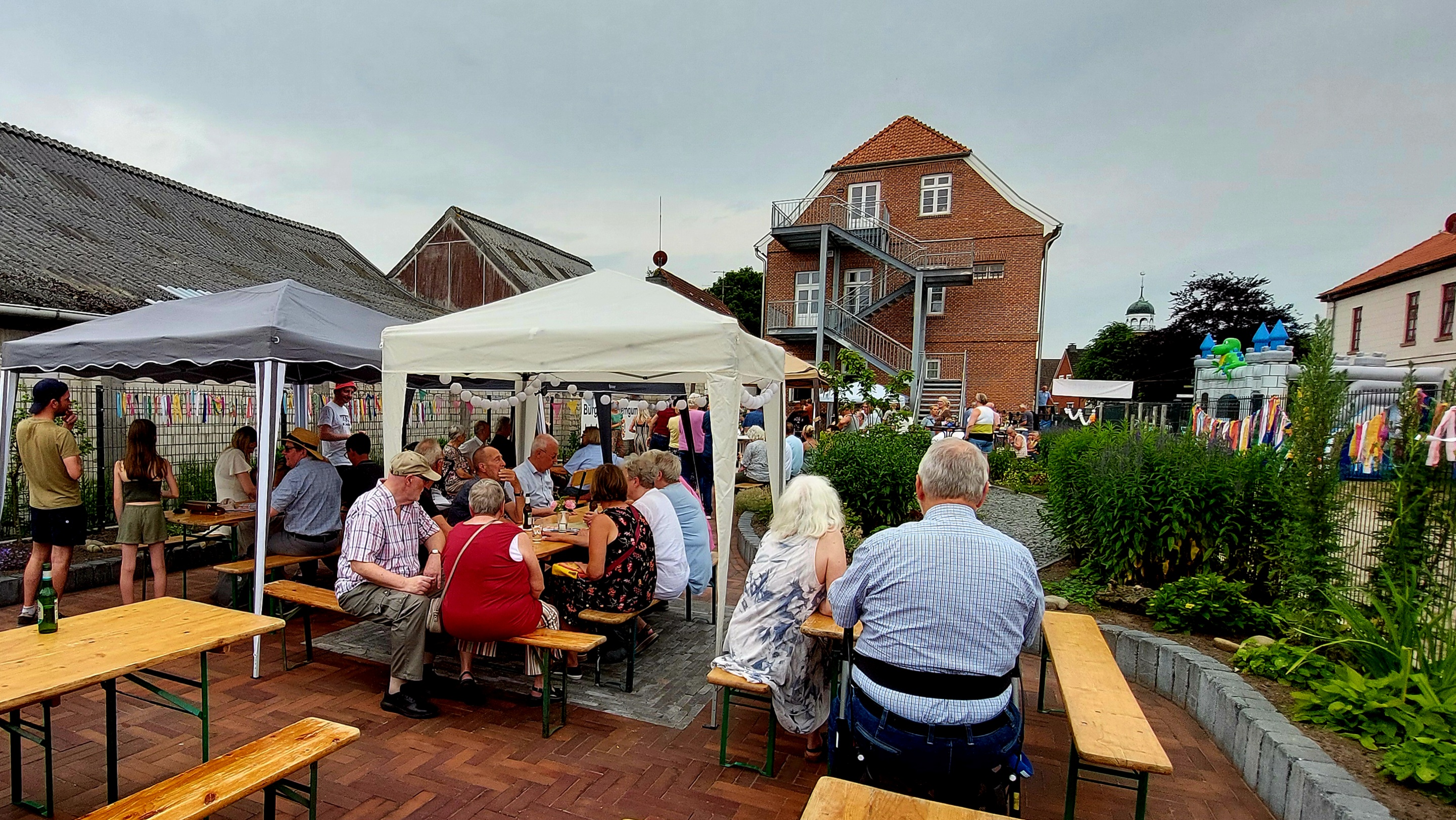 Vital Village_ Sommerfest im Garten des Bürgerhauses Jemgum